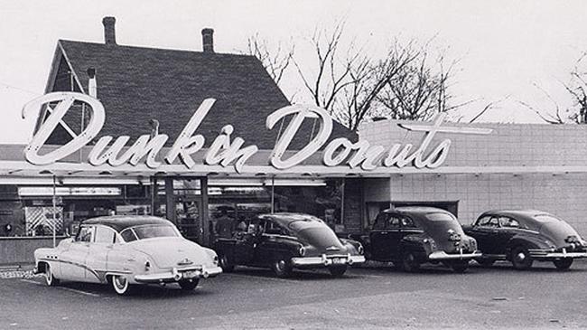 afbeelding van eerste locatie van dunkin